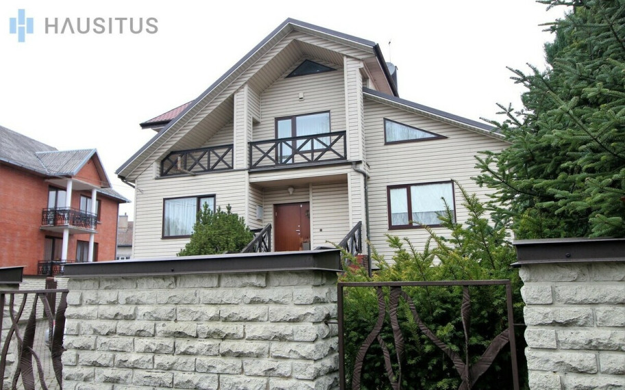 Parduodamas namas Mėnulio g., , Panevėžyje, 300.95 kv.m ploto, 2 aukštai 42