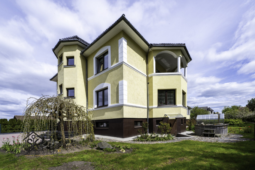 PARDUODAMAS ERDVUS IR APŠILTINTAS NAMAS SU VAIZDU Į ŠYŠOS UPĘ – ŠILUTĖJE, LIEPŲ G. 27 2