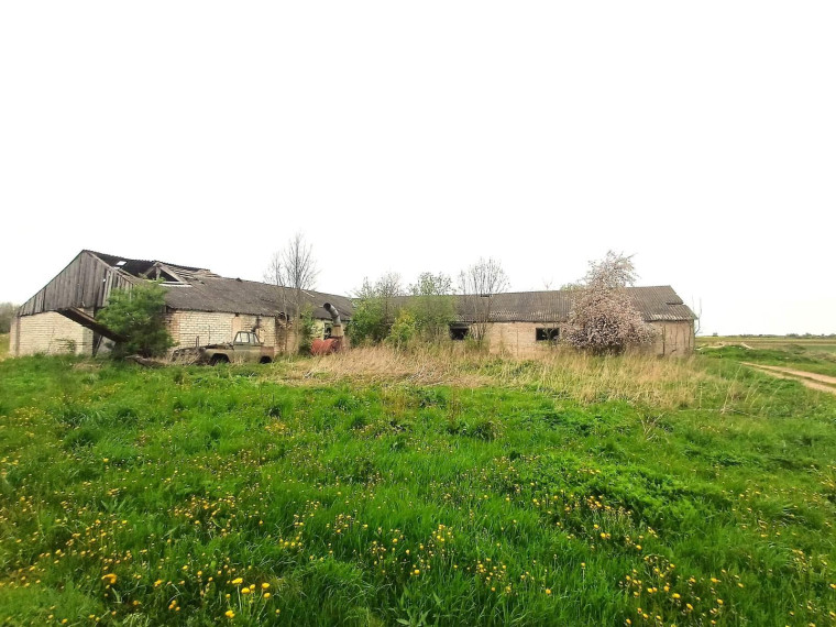 Parduodamos patalpos Akmeniškių k., Pakruojo r. sav., 870.15 m² ploto 1