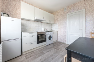Nuomojamas butas Taikos g., Justiniškės, Vilniaus m., Vilniaus m. sav., 40 m2 ploto, 1 kambariai 9