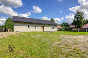 PARDUODAMAS ERDVUS IR ŠIUOLAIKIŠKAS NAMAS SU 15.21 ARŲ ŽEMĖS SKLYPU ŠILUTĖJE, RAMYBĖS G. 25