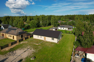 PARDUODAMAS ERDVUS IR ŠIUOLAIKIŠKAS NAMAS SU 15.21 ARŲ ŽEMĖS SKLYPU ŠILUTĖJE, RAMYBĖS G. 31
