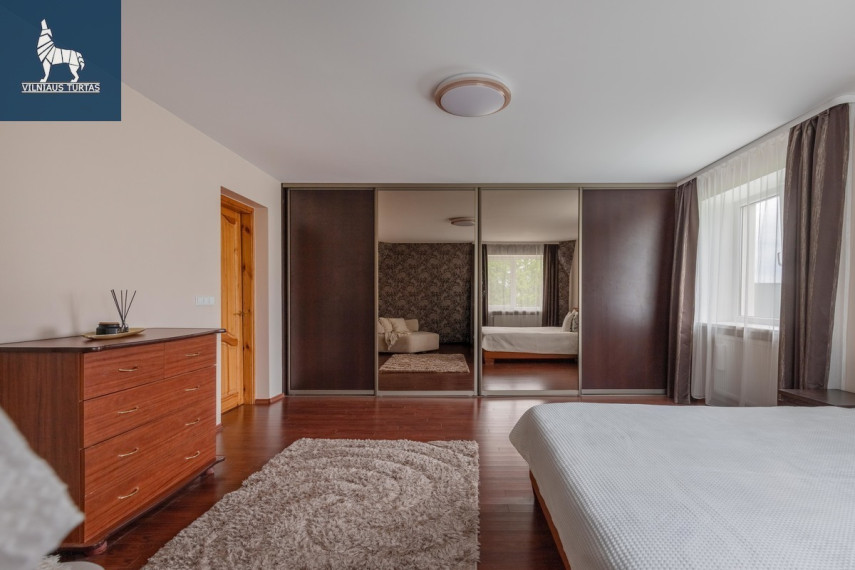 Parduodamas namas Kaštonų g., Avižienių k., Vilniaus r. sav., 275.85 m2 ploto, 2 aukštai 4