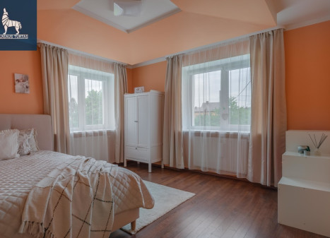 Parduodamas namas Kaštonų g., Avižienių k., Vilniaus r. sav., 275.85 m2 ploto, 2 aukštai