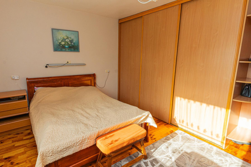 Parduodamas namas V. Krėvės g., Miklusėnų k., Alytaus r. sav., 378.80 m² ploto 7 kambariai 16
