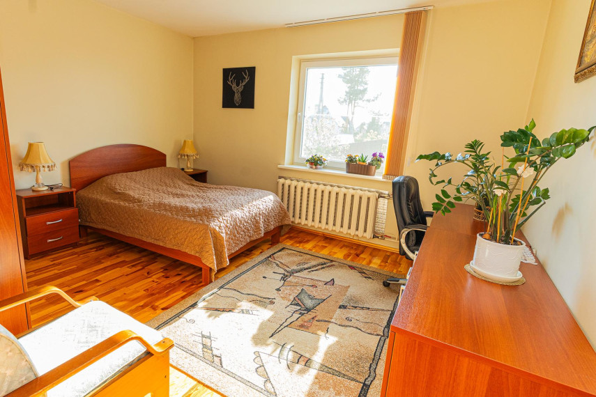 Parduodamas namas V. Krėvės g., Miklusėnų k., Alytaus r. sav., 378.80 m² ploto 7 kambariai 18