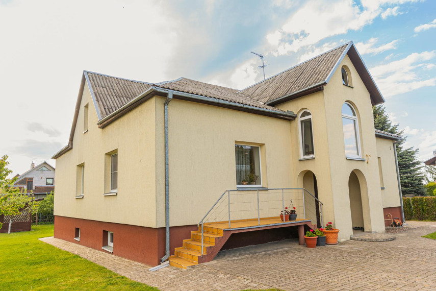 Parduodamas namas V. Krėvės g., Miklusėnų k., Alytaus r. sav., 378.80 m² ploto 7 kambariai 3
