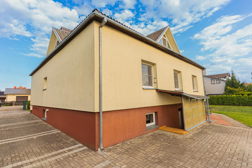 Parduodamas namas V. Krėvės g., Miklusėnų k., Alytaus r. sav., 378.80 m² ploto 7 kambariai 4