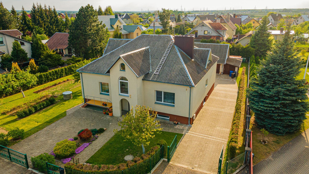 Parduodamas namas V. Krėvės g., Miklusėnų k., Alytaus r. sav., 378.80 m² ploto 7 kambariai 10