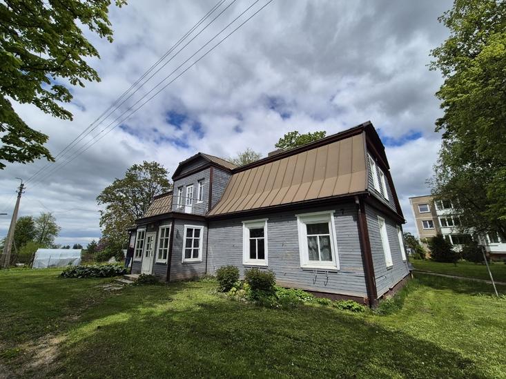 Parduodamas namas Dvaro g., Jasiuliškio k., Ukmergės r. sav., 228.07 m² ploto 5 kambariai 2
