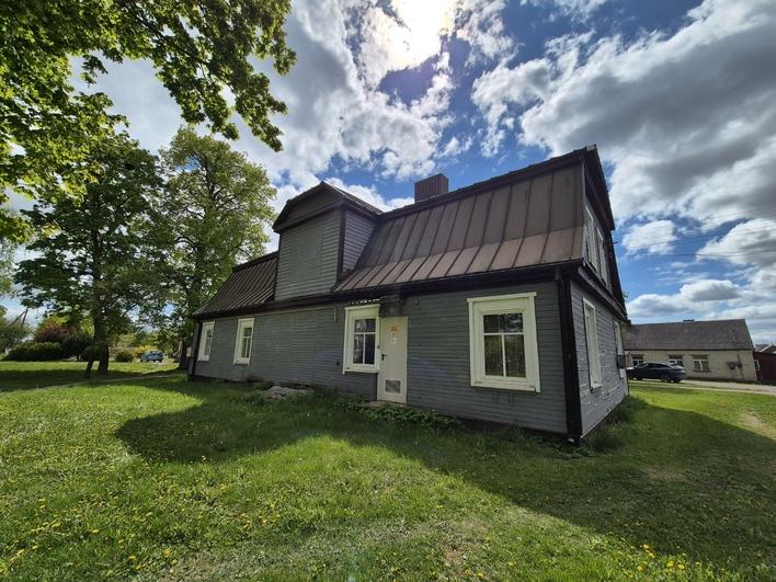 Parduodamas namas Dvaro g., Jasiuliškio k., Ukmergės r. sav., 228.07 m² ploto 5 kambariai 3