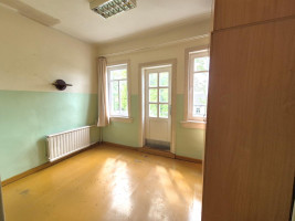 Parduodamas namas Dvaro g., Jasiuliškio k., Ukmergės r. sav., 228.07 m² ploto 5 kambariai 37