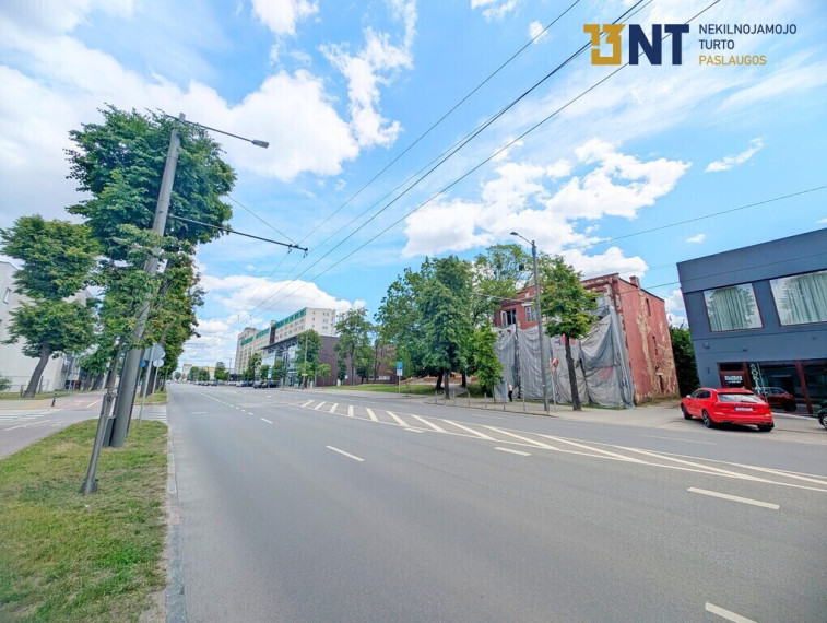 138 kv. m  ATSKIROS PREKYBOS PATALPOS, 1-A 15
