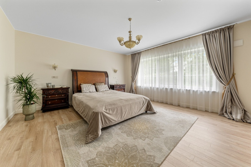 Parduodamas namas Vakarinė g., Širvintų m., Širvintų r. sav., 293.79 m2 ploto, 2 aukštai 24