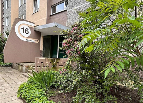 PARDUODAMAS 2 K. BUTAS SU BALKONU MOLAINIŲ G. 16 NAME, PANEVĖŽIO MIESTE