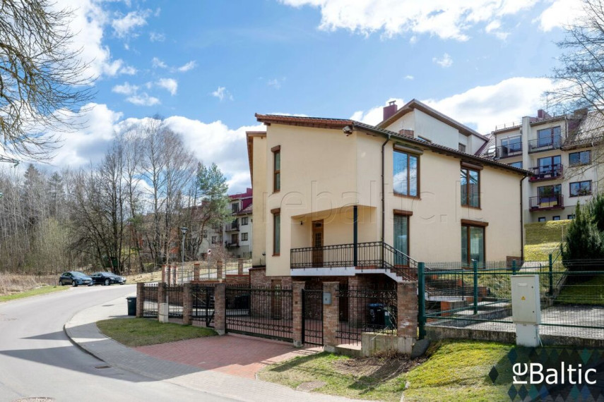 Nuomojamas namas M. Počobuto g., Antakalnis, Vilniaus m., Vilniaus m. sav., 180 m2 ploto, 3 aukštai 5