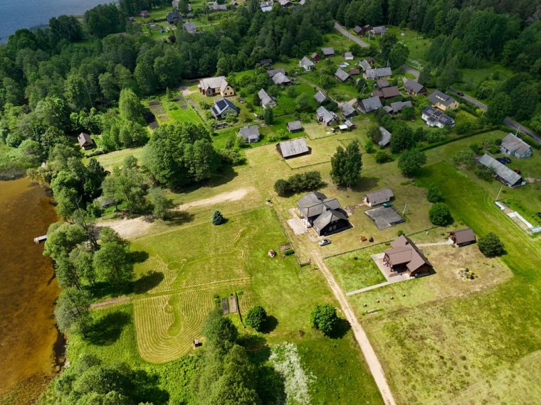 Parduodamas namas Vaišniūnų k., Ignalinos r. sav., 182.00 m² ploto 7 kambariai 13