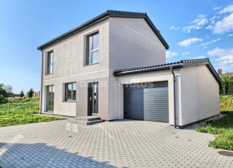 Parduodamas namas Bičių g., Jakų k., Klaipėdos r. sav., 130 m2 ploto, 2 aukštai