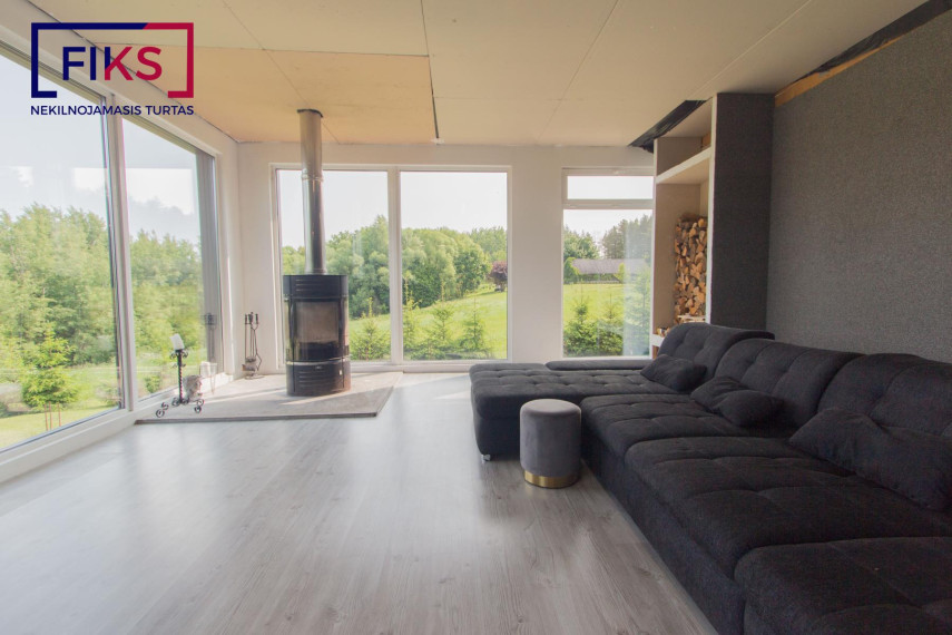 Parduodamas namas Užvingių g., Riogliškių k., Kauno r. sav., 253.12 m² ploto 4 kambariai 5