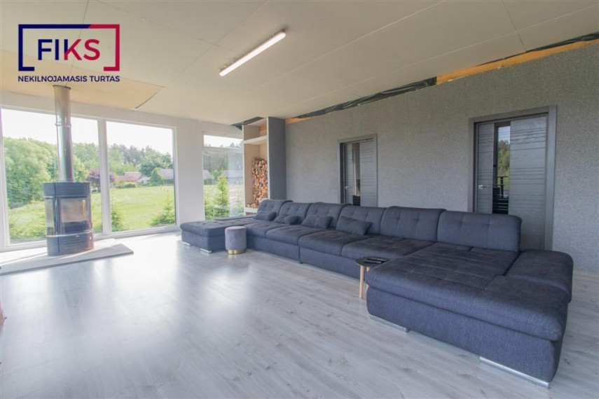 Parduodamas namas Užvingių g., Riogliškių k., Kauno r. sav., 253.12 m² ploto 4 kambariai 6