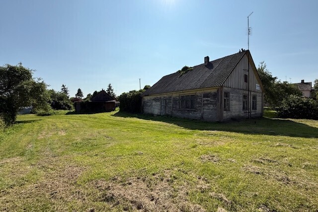 PARDUODAMAS REKONSTRUOTINAS MEDINIS 105.89 KV. M. NAMAS 18 ARŲ SKLYPE KREKENAVOS MIESTELIO CENTRE 15