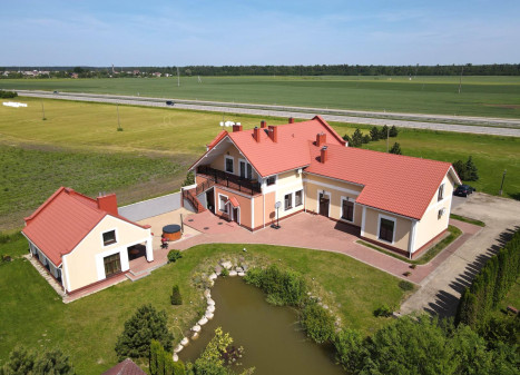 Parduodamas namas Plento g., Kuzavinių k., Šiaulių r. sav., 579.51 m² ploto 8 kambariai