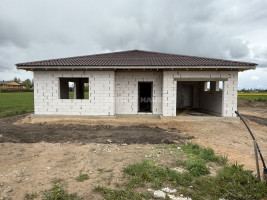 Parduodamas namas Genupio g., Raizgių k., Šiaulių r. sav., 154 m2 ploto, 1 aukštai 2