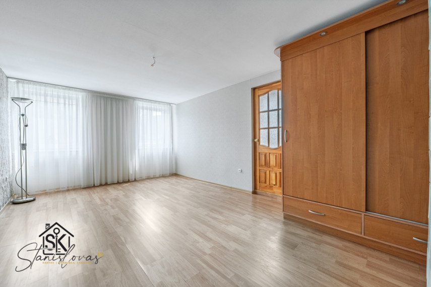 PARDUODAMAS 2 KAMBARIŲ BUTAS ŠILUTĖJE, SODŲ G. 12 1