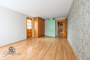PARDUODAMAS 2 KAMBARIŲ BUTAS ŠILUTĖJE, SODŲ G. 12 4