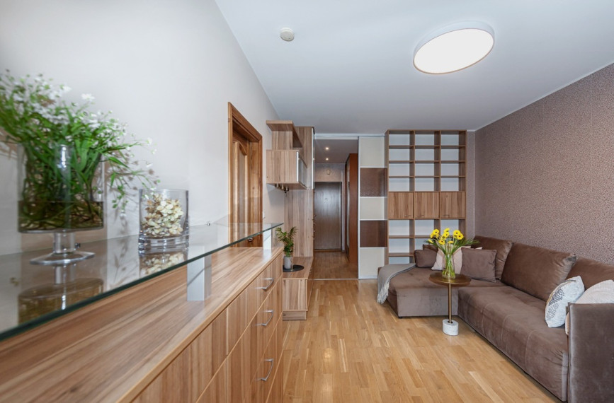 Nuomojamas butas Vėtrungių g., Fabijoniškės, Vilniaus m., Vilniaus m. sav., 42 m2 ploto, 1 kambariai 5