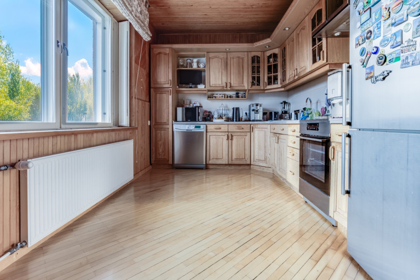 Parduodamas namas S. Nėries g., Mažeikių m., Mažeikių r. sav., 350 m2 ploto, 2 aukštai 24