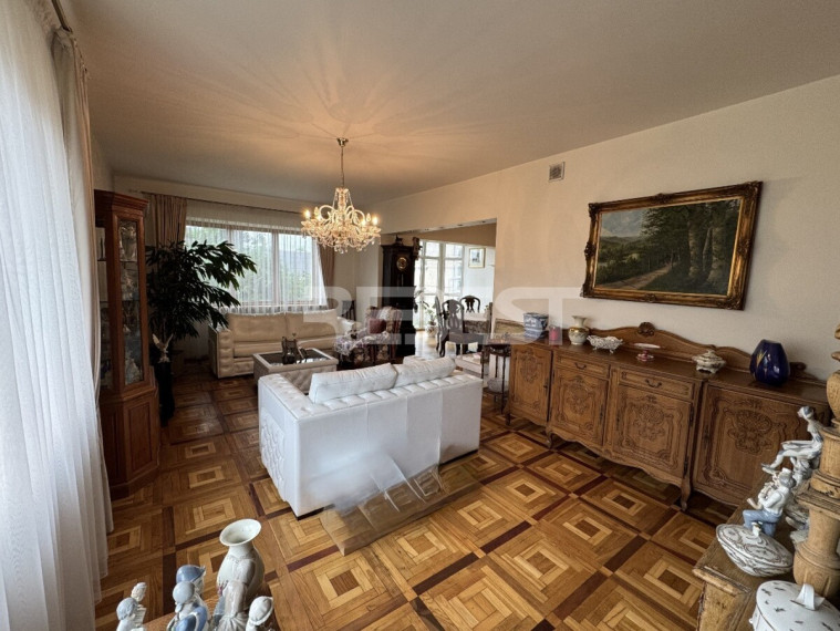 Parduodamas namas Gubernija, Šiaulių m., Šiaulių m. sav., 238 m2 ploto, 1 aukštai 11