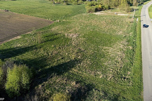 PARDUODAMAS 43,00 ARŲ SKLYPAS GĖLIŲ G. 10, ULIŪNŲ GYVENVIETĖJE 9