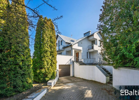 Parduodamas namas M. Šikšnio g., Vilniaus m., Vilniaus m. sav., 406 m2 ploto, 2 aukštai