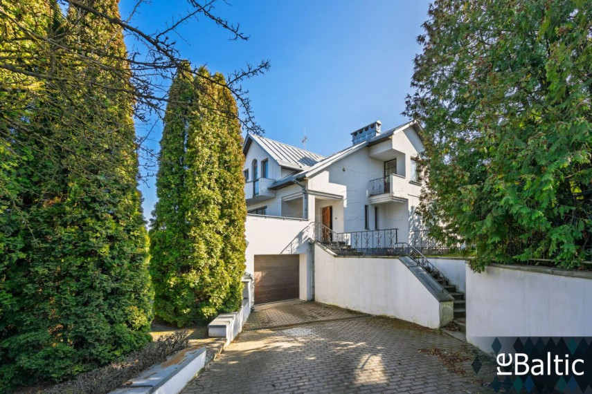 Parduodamas namas M. Šikšnio g., Vilniaus m., Vilniaus m. sav., 406 m2 ploto, 2 aukštai 1