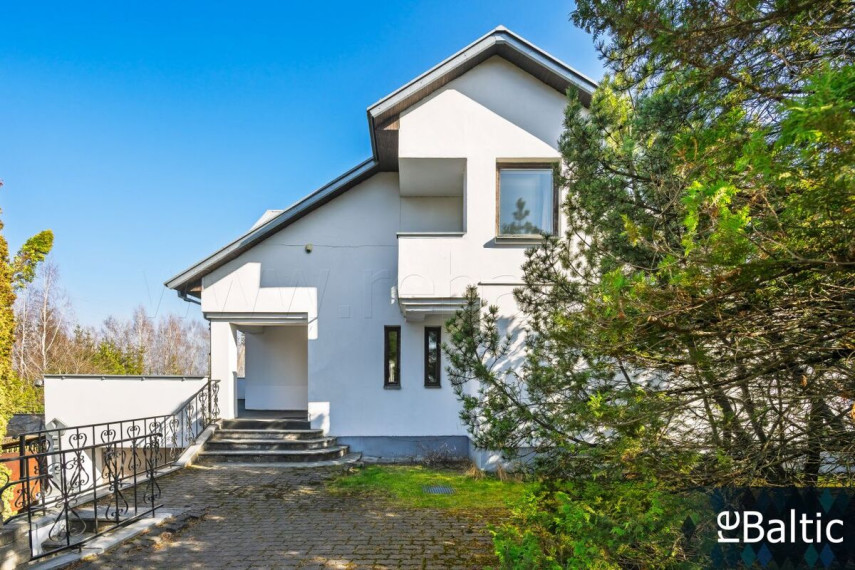 Parduodamas namas M. Šikšnio g., Vilniaus m., Vilniaus m. sav., 406 m2 ploto, 2 aukštai 2