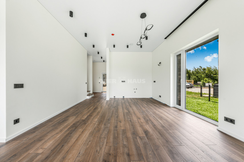Parduodamas namas Griežlių g. , Salininkai, Vilniaus m., Vilniaus m. sav., 110 m2 ploto, 2 aukštai 5