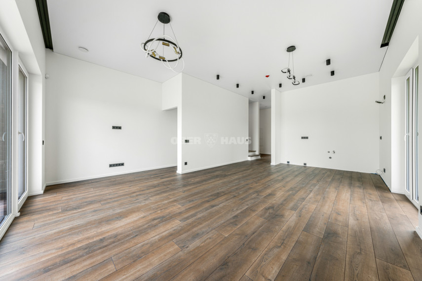 Parduodamas namas Griežlių g. , Salininkai, Vilniaus m., Vilniaus m. sav., 110 m2 ploto, 2 aukštai 6