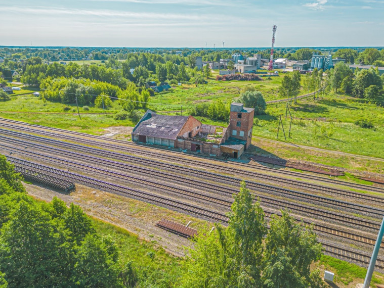 Parduodamos administracinės, gamybinės, kitos paskirties, paslaugų, prekybos, sandėliavimo patalpos Geležinkelio g., Pilviškių mstl., Vilkaviškio r. sav., 690.9 m2 ploto 1