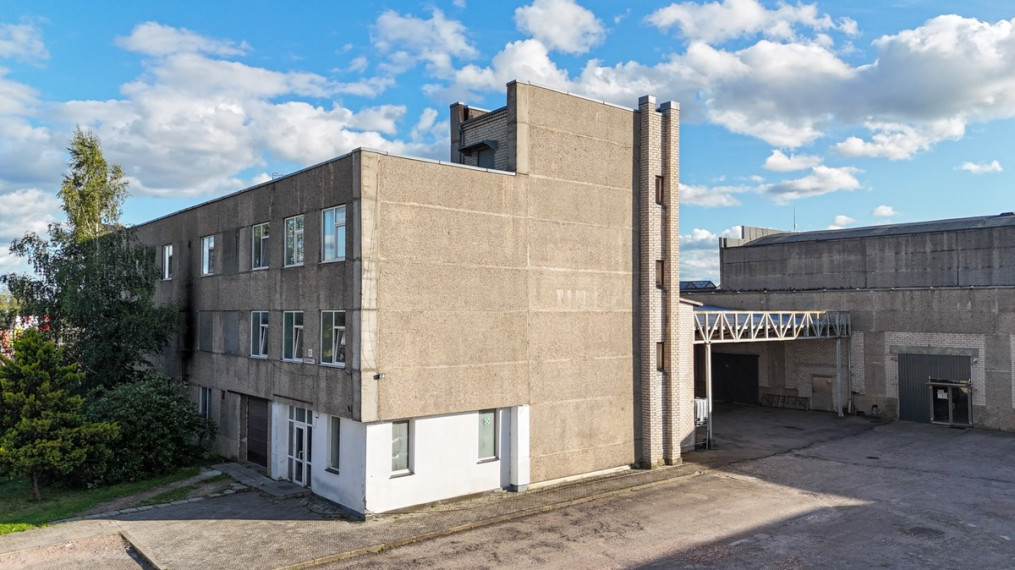 Parduodamos administracinės, gamybinės, kitos paskirties patalpos Gedimino g., Tauragės m., Tauragės r. sav., 2448.61 m2 ploto 1