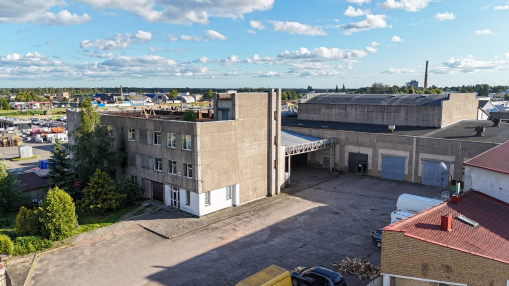 Parduodamos administracinės, gamybinės, kitos paskirties patalpos Gedimino g., Tauragės m., Tauragės r. sav., 2448.61 m2 ploto 2