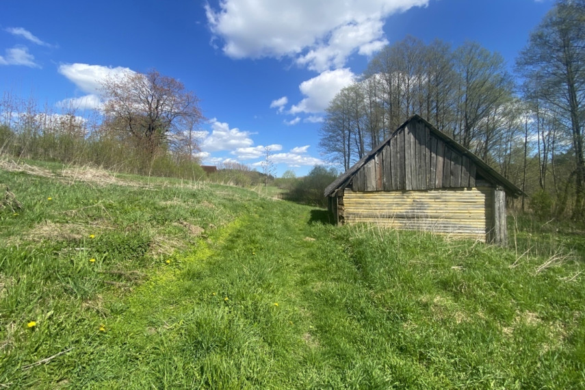Parduodama pirtelė prie Asono ežero Elektrėnų sen. Liaukiškių k., sklypas 3 arai 8