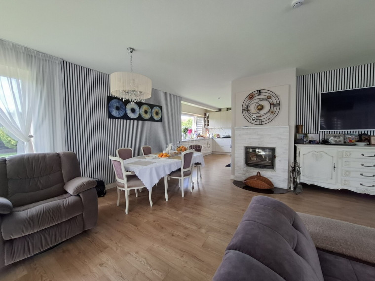 Parduodamas namas Ketvergių k., Klaipėdos r. sav., 205 m2 ploto, 2 aukštai 1