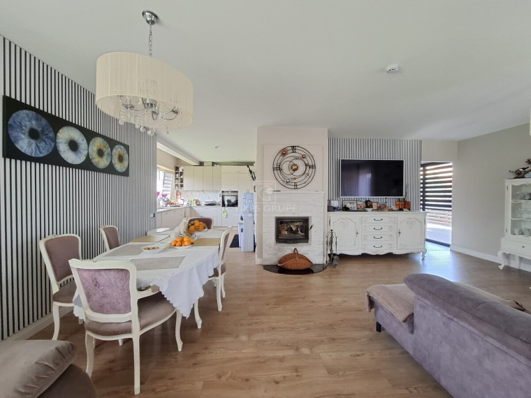 Parduodamas namas Ketvergių k., Klaipėdos r. sav., 205 m2 ploto, 2 aukštai 2