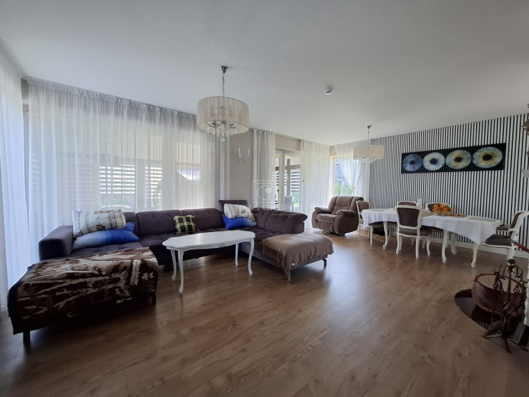Parduodamas namas Ketvergių k., Klaipėdos r. sav., 205 m2 ploto, 2 aukštai 3