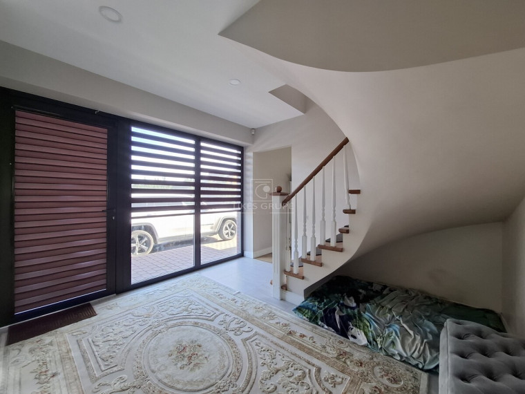 Parduodamas namas Ketvergių k., Klaipėdos r. sav., 205 m2 ploto, 2 aukštai 4