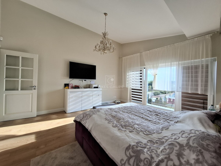 Parduodamas namas Ketvergių k., Klaipėdos r. sav., 205 m2 ploto, 2 aukštai 8