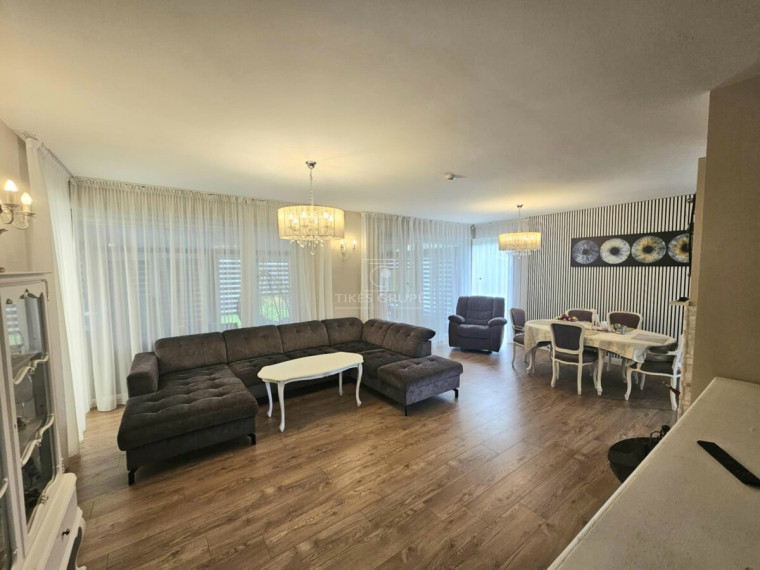 Parduodamas namas Ketvergių k., Klaipėdos r. sav., 205 m2 ploto, 2 aukštai 5