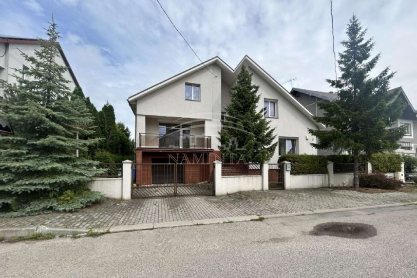 Parduodamas namas Pasvalio g., Klaipėdos m., Klaipėdos m. sav., 365 m2 ploto, 2 aukštai 10