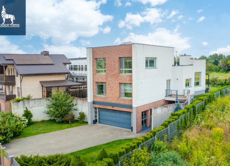 Parduodamas namas Salotės g., Pilaitė, Vilniaus m., Vilniaus m. sav., 300.94 m2 ploto, 2 aukštai